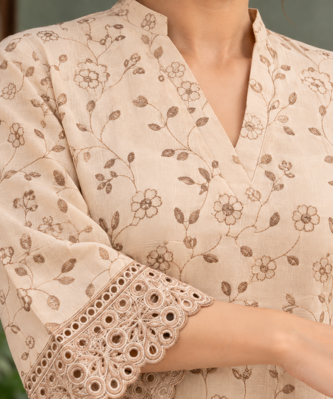 Beige Floral Embroidered V-Neck Short Kurta & Trouser Set - View 8
