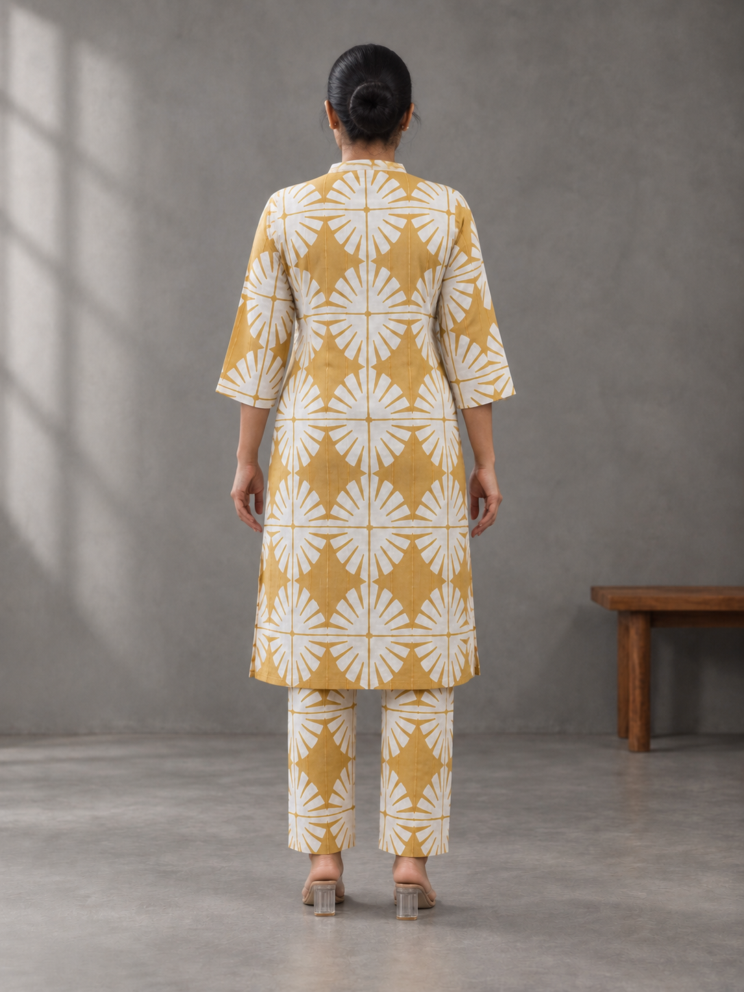 Mustard Geometric Print Kurta & Pant Set - View 3