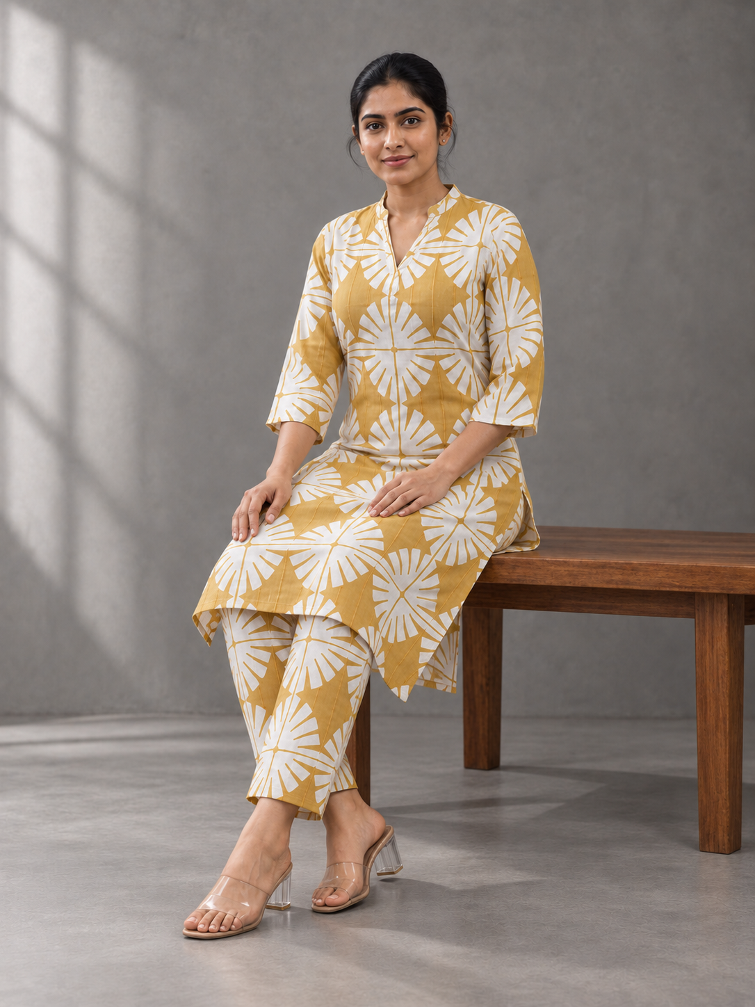 Mustard Geometric Print Kurta & Pant Set - View 6